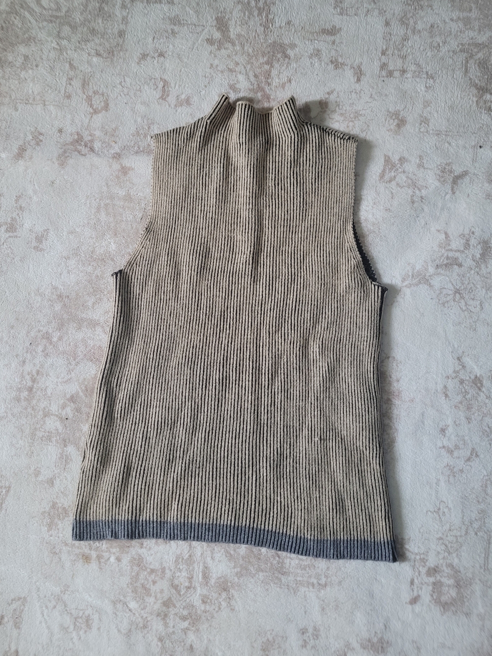 Joseph A. Brown Ribbed Knit Top with Black Label Detail